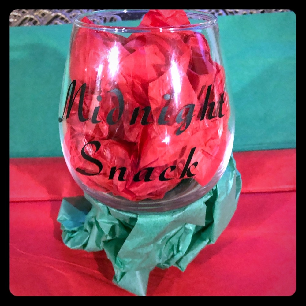 Customizable wine glass